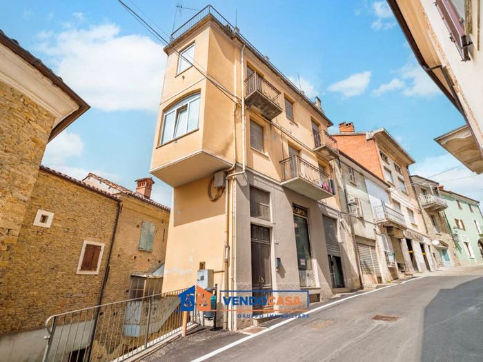 Casa quadrilocale in vendita in Via Lorenzo Bruno, Centro, Murazzano