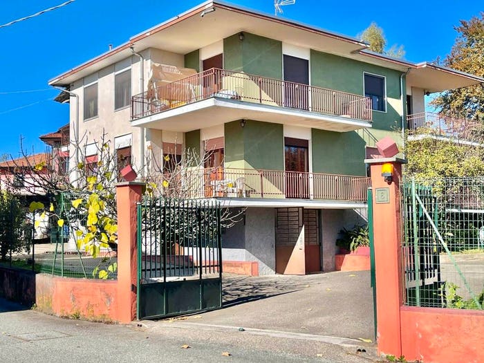 Casa con 6 locali in vendita in Strada Regione Mora, Vaglio, Biella