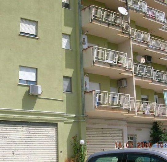 Appartamento con 6 locali in vendita in Via Vallotta, Montelepre