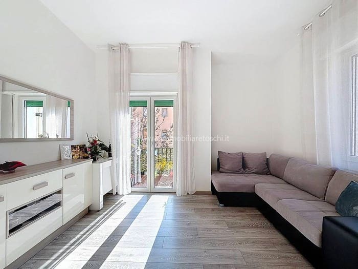 Appartamento quadrilocale in vendita in Via F de Rosa, Centro Storico, Imola