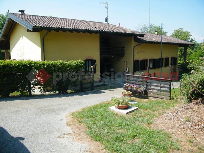 Casa con 5 locali in vendita in GatticoVeruno