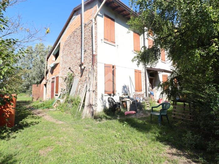 Casa con 6 locali in vendita in Via mincio, Roncoferraro