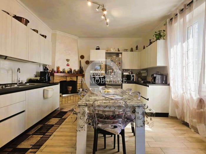 Appartamento trilocale in vendita in Via Filippo Cavolini, Falcognana, Roma