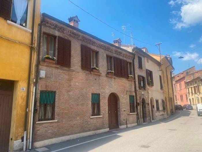 Casa con 6 locali in vendita in Via Borgo di Sotto, Centro Storico, Ferrara