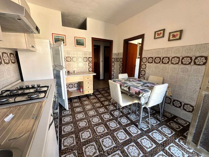 Appartamento con 6 locali in vendita in Via Lungo le Mura, Centro, Cascina