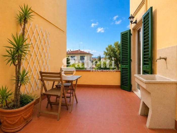 Appartamento con 6 locali in vendita in Viale Terenzio Mamiani, Campo di Marte, Firenze