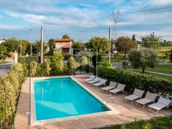 Casa con 6 locali in vendita in via Porte Rosse, Entroterra, Desenzano del Garda