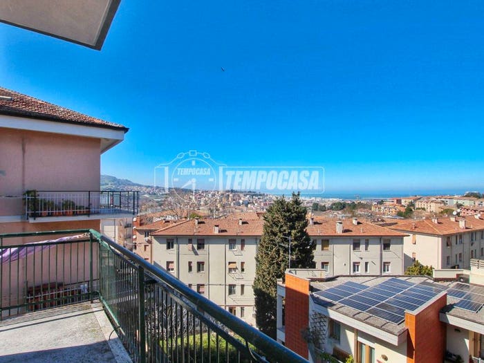 Appartamento quadrilocale in vendita in Via delle Grazie, Le Grazie, Ancona