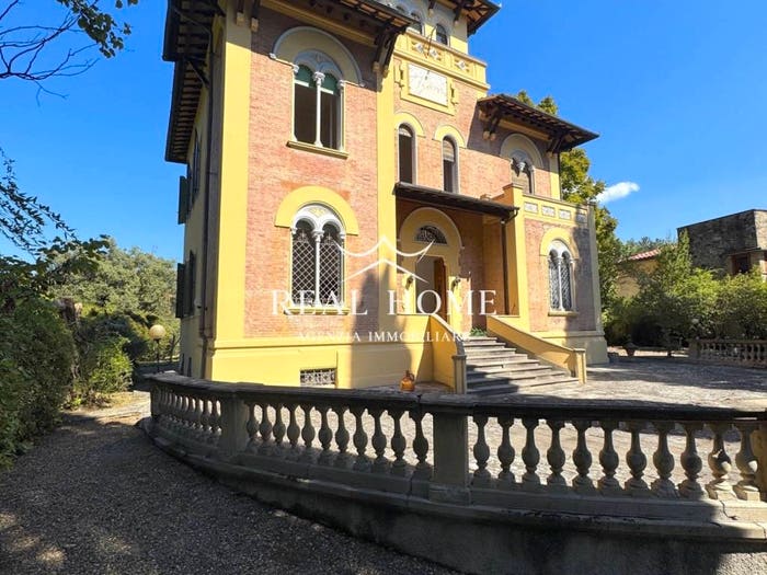 Casa con 6 locali in vendita in Via Bolognese, Bolognese, Firenze