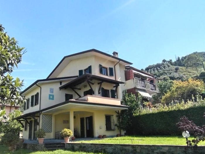 Casa con 6 locali in vendita in Capanne Prato, Montignoso