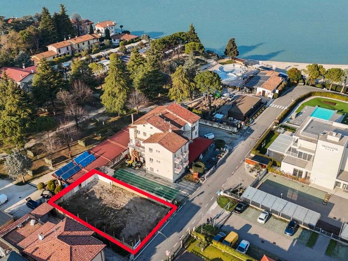 Appartamento trilocale in vendita in Strada Bergamini, Centro, Peschiera del Garda