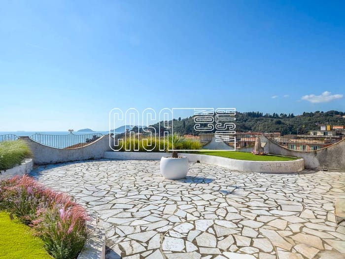 Casa con 6 locali in vendita in Via Gozzano, San Terenzo, Lerici
