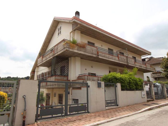 Casa con 6 locali in vendita in Via Cremona, La Pigna Pigna Bassa, Folignano