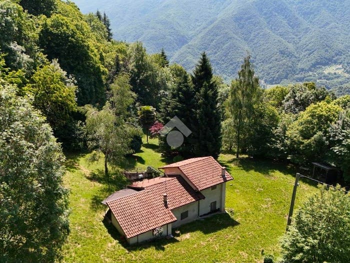 Casa trilocale in vendita in Via Bellini, Brondello