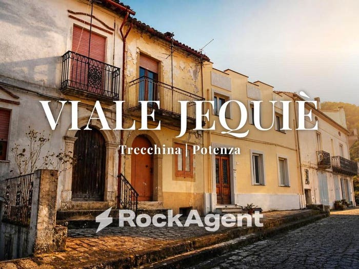 Casa con 6 locali in vendita in Viale Jequiè, Centro, Trecchina
