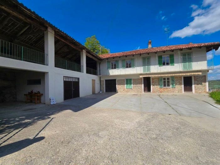 Casa con 6 locali in vendita in Diano d'Alba