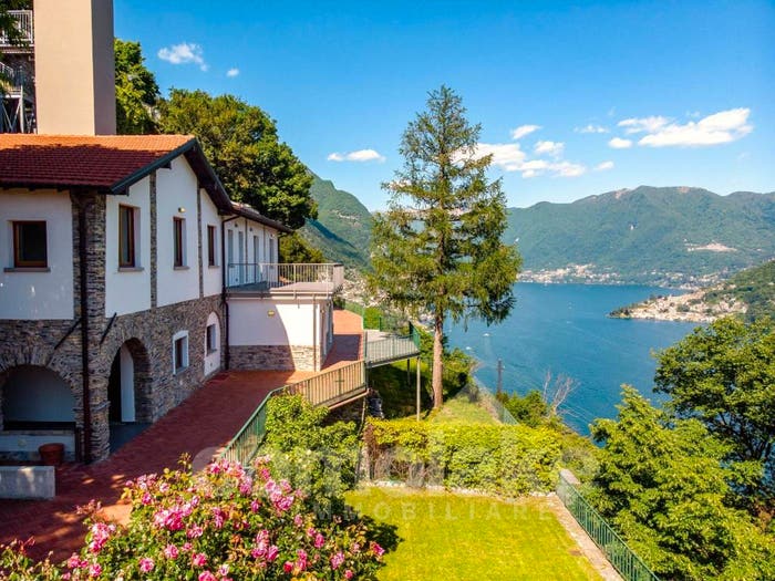 Casa con 5 locali in vendita in Via della Libertà, Cernobbio