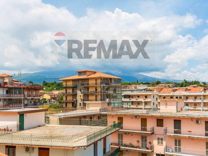 Appartamento con 6 locali in vendita in Via Michele La Spina, San Cosmo Corso Italia Piazza Dante, Acireale
