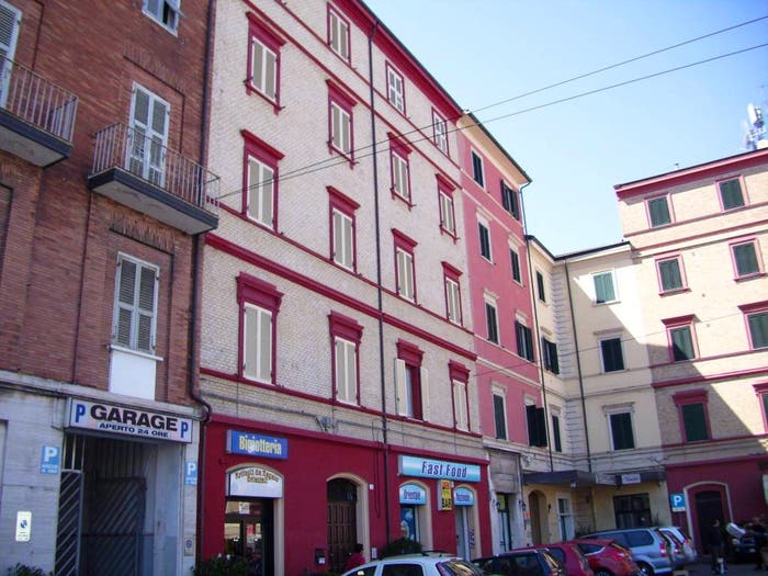 Casa trilocale in vendita in Piazza Nello e Carlo Rosselli, Stazione, Ancona