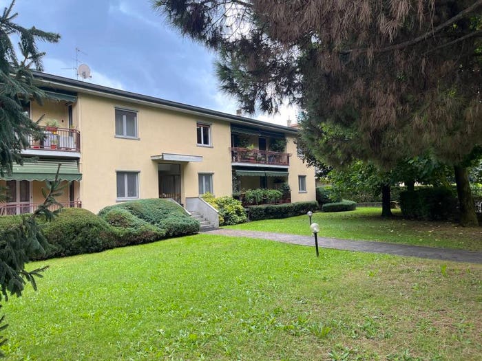 Appartamento quadrilocale in vendita in Via Aldo Moro, Scano Al Brembo, Valbrembo