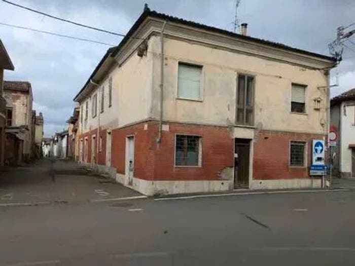 Casa con 5 locali in vendita in Via Badia, Sezzadio