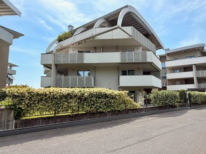 Appartamento trilocale in vendita in VIA FRANCESCO DOMENICO GUERRAZZI, Canovine, Bergamo