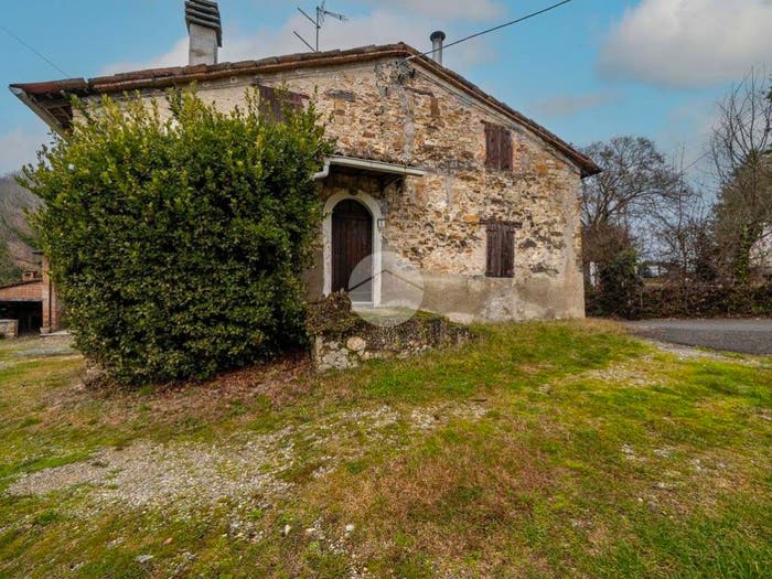 Casa trilocale in vendita in Str Pero Berzino, Lesignano de' Bagni