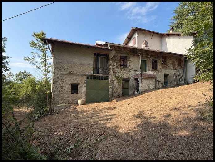 Casa trilocale in vendita in Via Abbeveratore, Mioglia