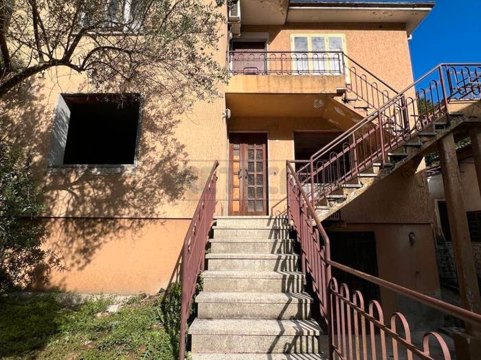 Casa con 6 locali in vendita in Via Santissima Trinità, Santissima Trinità, Montecchio Maggiore