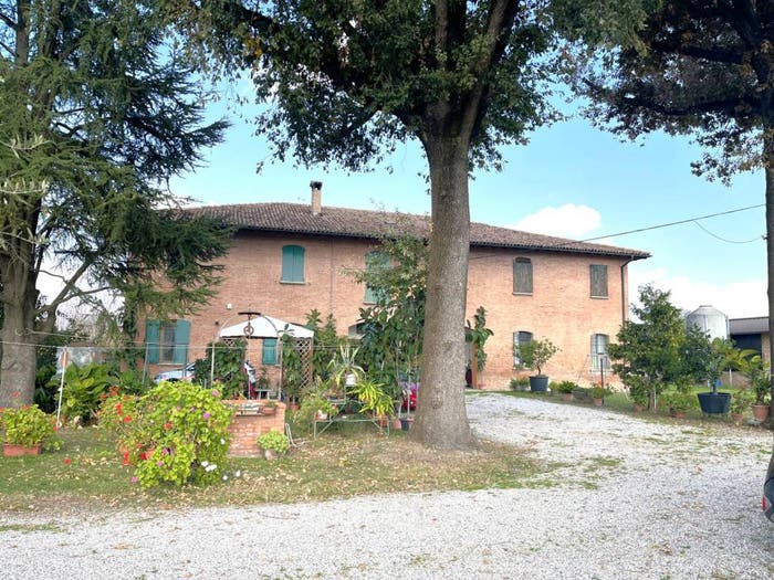 Casa con 6 locali in vendita in Budrio