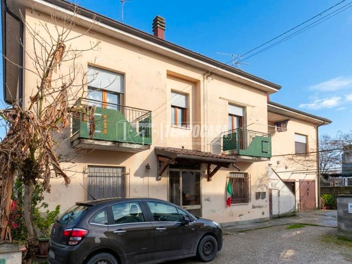 Casa con 6 locali in vendita in Via Guisa A, Centro, Crevalcore