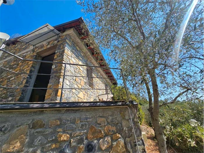 Casa bilocale in vendita in via nazionale, Castelvecchio, Imperia