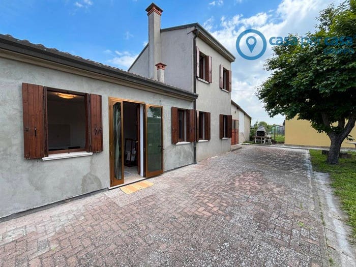 Casa trilocale in vendita in Centro, San Martino di Venezze