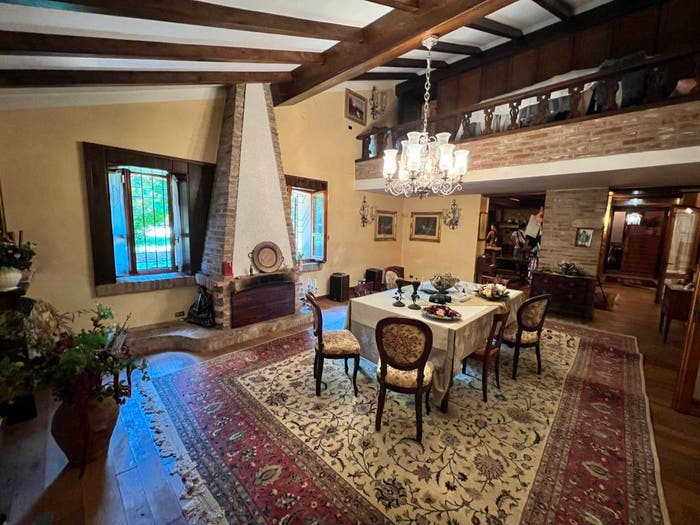 Casa con 6 locali in vendita in Via A Motti, Albinea
