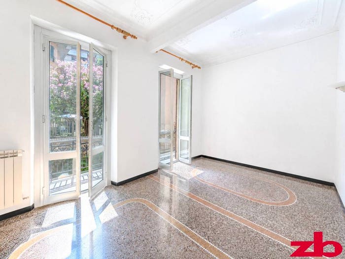 Appartamento con 6 locali in vendita in Via Strozzi, Castelletto, Genova