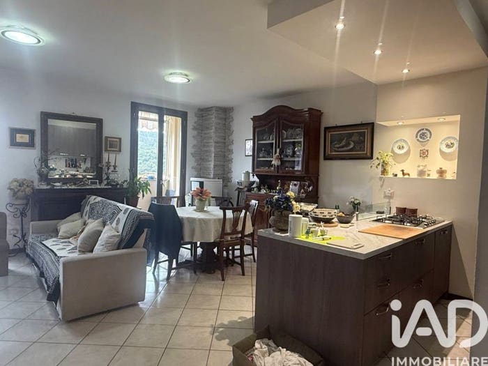 Casa con 6 locali in vendita in Via Cini, Centro, Subbiano