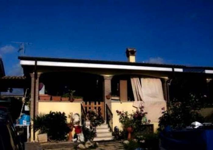 Casa trilocale in vendita in Via Pavia, Nuova Florida, Ardea