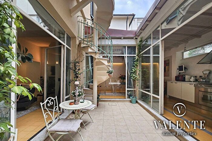 Casa con 9 locali in vendita in Via Enrico Dandolo, Viareggio