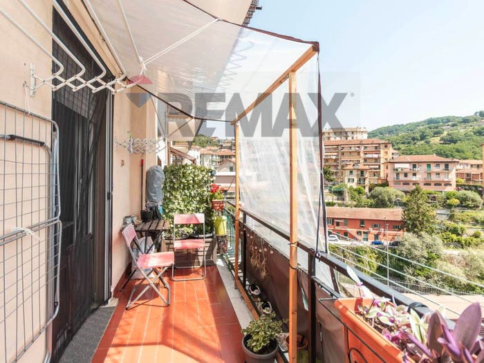 Appartamento con 5 locali in vendita in Via Bartolomeo Parodi, Santa Marta, Ceranesi