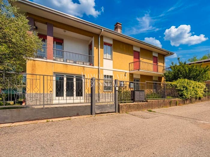 Appartamento trilocale in vendita in Via Aldo Moro, Centro, Malnate