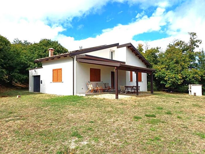Casa trilocale in vendita in Località Fontanelle SNC, Badolato