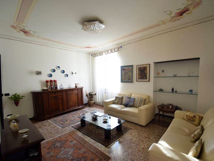 Appartamento quadrilocale in vendita in Via Carlo Camozzini, Voltri, Genova