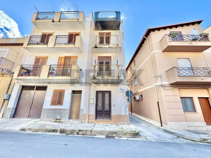 Casa con 6 locali in vendita in Via Roma, Centro, Cinisi