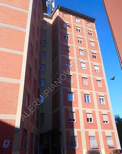 Appartamento quadrilocale in vendita in Via Val Lagarina, Roserio, Milano
