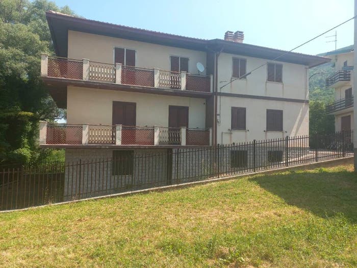 Casa con 5 locali in vendita in Via Gabriele D'Annunzio, Roio del Sangro