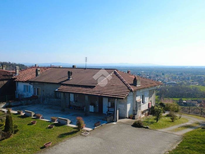 Casa con 6 locali in vendita in Strada Crosa, Castellamonte