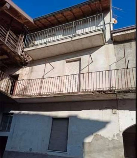 Casa con 6 locali in vendita in Via Castello, Lurago Marinone