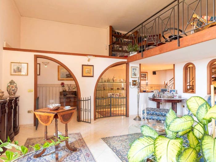 Appartamento con 6 locali in vendita in Via Filippo Palizzi, Vomero, Napoli