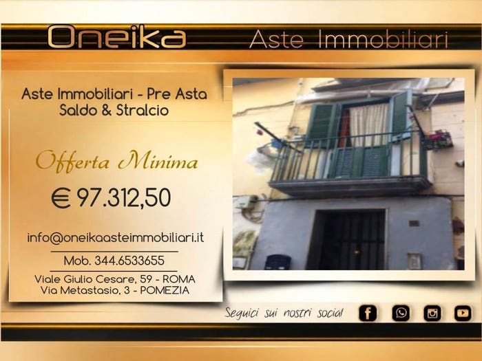 Appartamento quadrilocale in vendita in Via Croci Santa Lucia al Monte, Quartieri Spagnoli, Napoli
