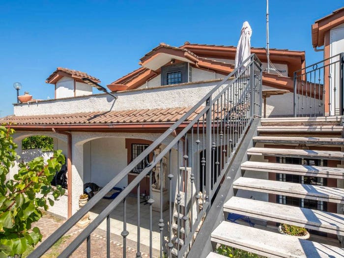 Appartamento con 6 locali in vendita in Via Giuseppe Todeschini, Casal Bernocchi, Roma